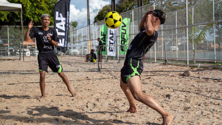 Primeira Etapa do Campeonato de Futevôlei 2024 Agita Complexo do Araxá com Sucesso e Emoção